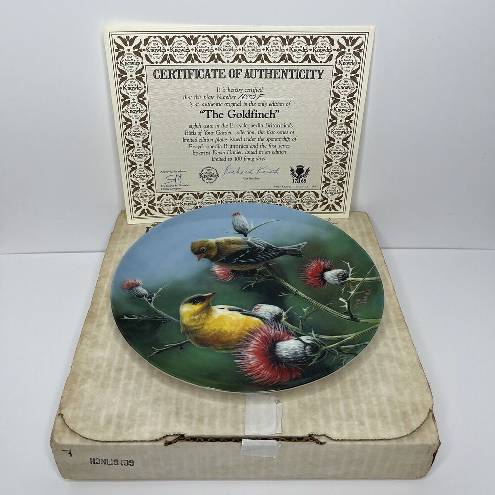 The Goldfinch 1987 Knowles Kevin Daniel Encycolopedia Britannica Collector Plate